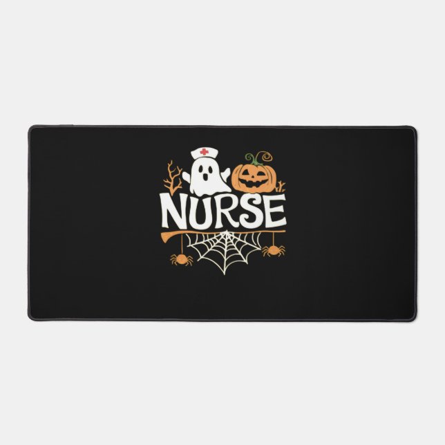 Funny Nurse Halloween Ghost Design Essential T-Shi Schreibtischunterlage (Vorderseite)