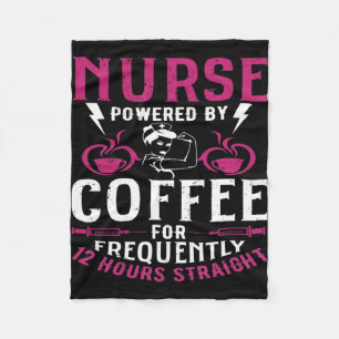Funny Nurse Zitat Krankenschwester mit Kaffee für Fleecedecke