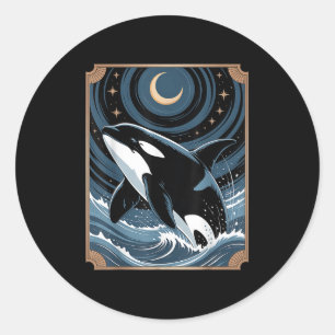 Funny Ocean Orca Whale springen auf einem Tarot Ca Runder Aufkleber