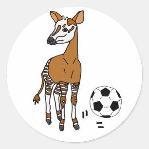 Funny Okapi Playing Soccer Cartoon Runder Aufkleber