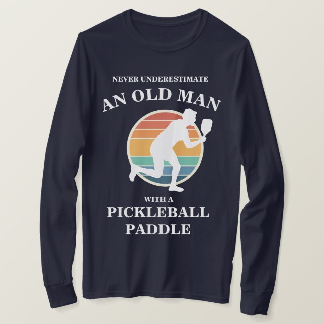 Funny Old Man Pickleball Paddle Player Retro T-Shirt (Design vorne)