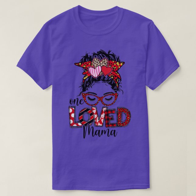 Funny One Loved Mama Messy Bun Buffalo Kariert Val T-Shirt (Design vorne)