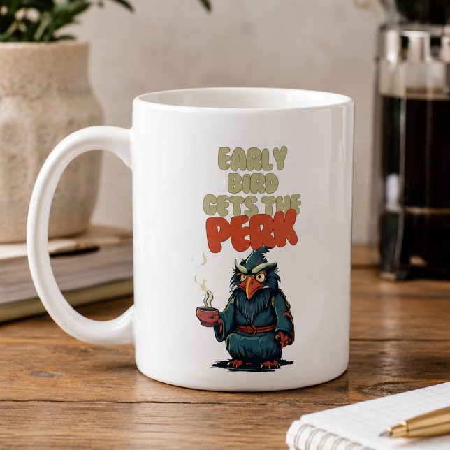 Funny Owl Holding Coffee Tasse (Von Creator hochgeladen)