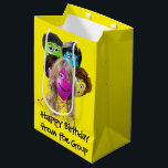 Funny People Birthday Balloons Mittlere Geschenktüte<br><div class="desc">Balloons mit Lächeln,  Augapfel und Haaren auf gelbem Hintergrund für Geburtstage oder andere Veranstaltungen einer Gruppe oder Familie. Die Hintergrundfarbe kann geändert werden.</div>