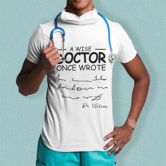 Funny Personalisiert Doctor lustiges Sprichwort T-Shirt (Von Creator hochgeladen)