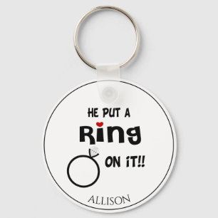 Funny Personalisiert Er setzte einen Ring drauf Schlüsselanhänger