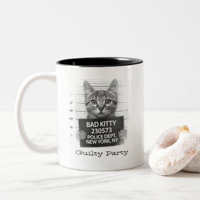 Funny Personalize Guilty Kitty Zweifarbige Tasse (Mit Donut)