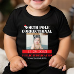 Funny Picture Matching Familie Weihnachten Pajama Baby Strampler<br><div class="desc">Fügen Sie Ihren Feierlichkeiten mit unserem Personalisierten Funny Picture Matching Family Weihnachts Pajama Baby Bodysuit einen Hauch Spaß und Personalisierung hinzu. Dieser farbenfrohe Bodysuit ist so konzipiert, dass er Lächeln und Lachen bringt und mit einem spielerischen "North Pole Correctional"-Motto, das perfekt die festliche Saison ergänzt, aufwartet. Mit der Möglichkeit, ein...</div>