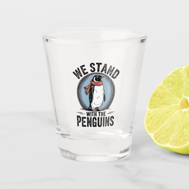 Funny Pinguin Resist Protest gegen Tarrifs Schnapsglas (Vorderseite)