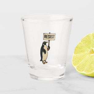 Funny Pinguin Resist Protest gegen Tarrifs Schnapsglas