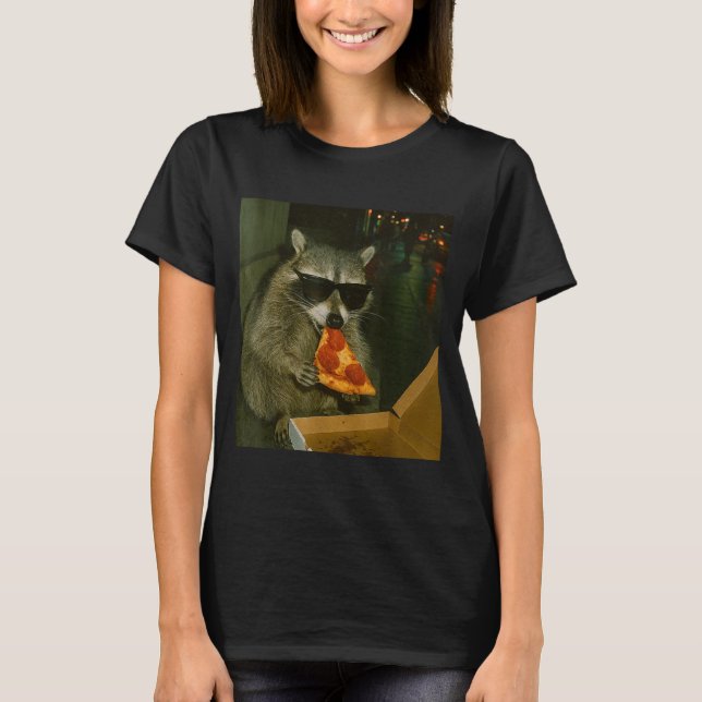 Funny Raccoon Eating Zza Animal Meme  T-Shirt (Vorderseite)