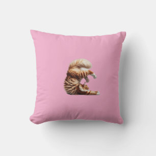 Funny Red and White Maine Coon Cat Doing Yoga Kissen