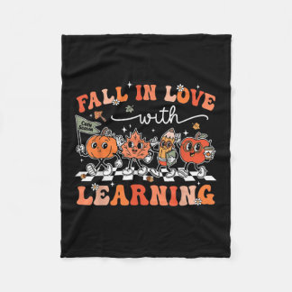 Funny Retro Fall in Liebe mit Learning Pumpkin Tee Fleecedecke