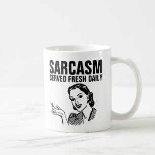 Funny Retro Hausfrau, SARCASM TÄGLICH SERVIERT Kaffeetasse
