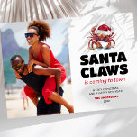 Funny Santa Claws Weihnachts-Foto Feiertagskarte<br><div class="desc">Fantastische Weihnachtskarte mit weißem Hintergrund,  Foto,  tropische Krabbe mit einem Santa-Claus-Hut,  das humorvolle Sprichwort "santa claws is come to town",  Ihre Frohe Festtage,  Name und Jahr.</div>