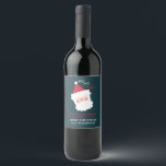 Funny Santa Contemporary Christmas Weinetikett<br><div class="desc">Helfen Sie, Ihre Geschenkempfänger daran zu erinnern, dass sie bis zu Ihrem personalisierten Datum warten sollten, um ihr Getränk Geschenk zu öffnen. Dieses Design zeigt eine einfache, moderne Abbildung eines Weihnachtsmannes mit lustigem Text. Die Hintergrundfarbe ist dunkel aquamarin. Der anpassbare Text kann mit Ihren Worten und Ihrem Namen aktualisiert werden....</div>