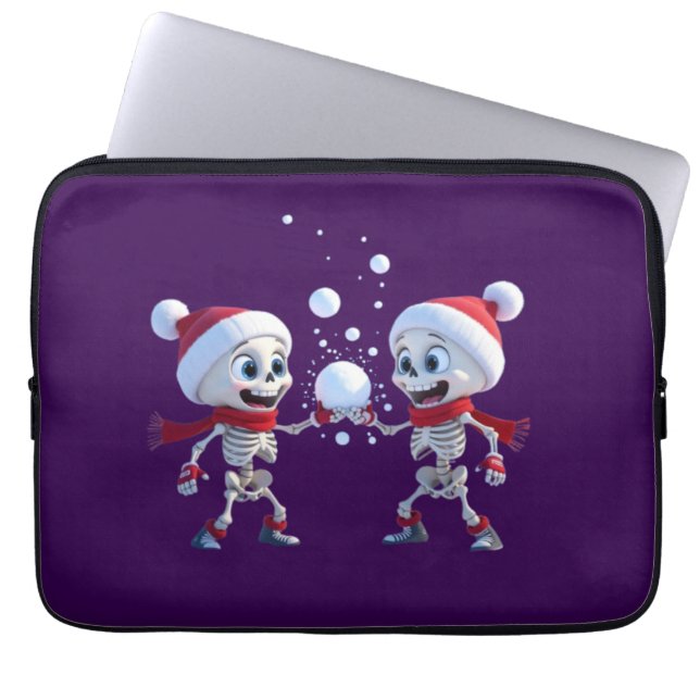 Funny Santa Skeletons Having a Snowball Fight  Laptopschutzhülle (Vorderseite)