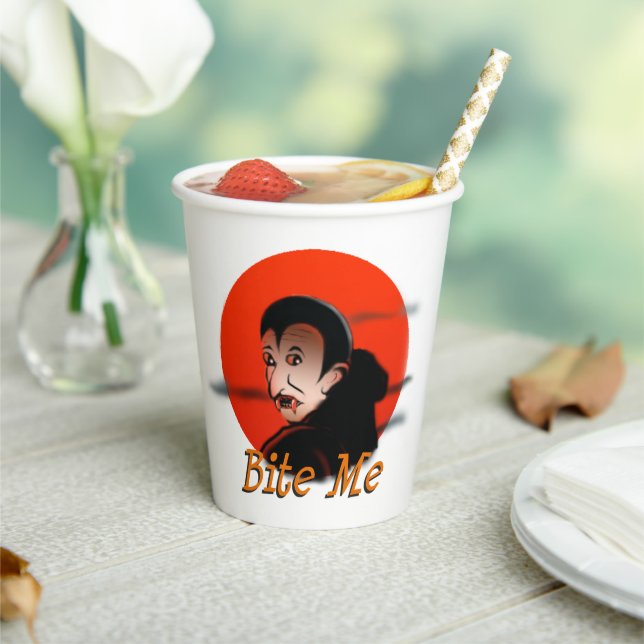 Funny Sarcasour Halloween Vampire sagt Bite Me Bit Pappbecher (In Situ)