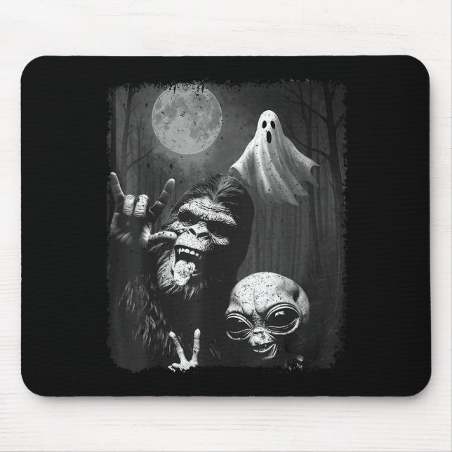 Funny Sasquatch &amp; Alien Rock On Hand Sign Ghos Mousepad (Vorne)