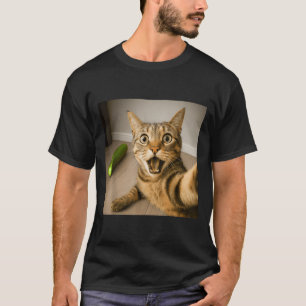 Funny schockiert Katze Selfie mit Cucumber Meme De T-Shirt