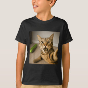 Funny schockiert Katze Selfie mit Cucumber Meme De T-Shirt