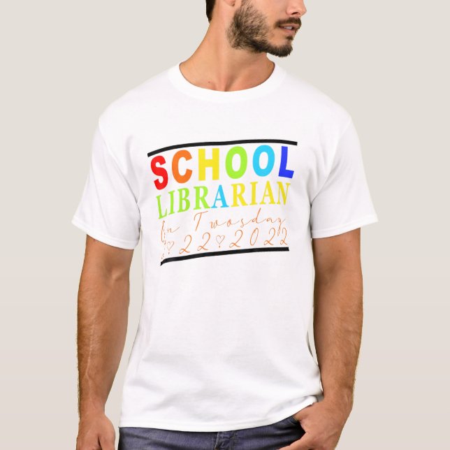 Funny School Librarian am 22. 22. 22. Februar T-Shirt (Vorderseite)