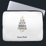 Funny Science Student Personalisiert School Gift Laptopschutzhülle<br><div class="desc">Dieses lustige "Eat Sleep Science Repeat" Design ist perfekt für Studenten aller Noten! Kann mit dem Namen Ihres Kindes personalisiert sein. Ideal für Zurück in die Schule Geschenk,  Geburtstagsgeschenk des Kindes und andere Urlaubsgeschenke.</div>