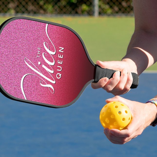 Funny Script Girl The Slice Queen Pink Glitzer Pickleball Schläger (Funny Script Girly The Slice Queen Pink Glitter Pickleball Paddle Cover Photo)