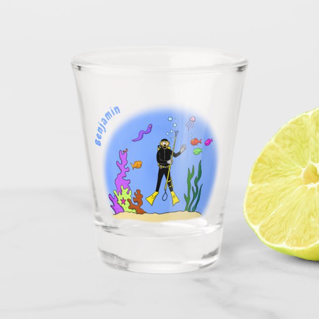 Funny Scuba Diver und Fischarten Cartoon Schnapsglas (Vorderseite)