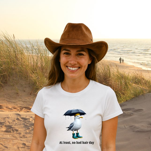 Funny Seagull in Rain Boots - Beach Spaß Tri-Blend Shirt (Von Creator hochgeladen)
