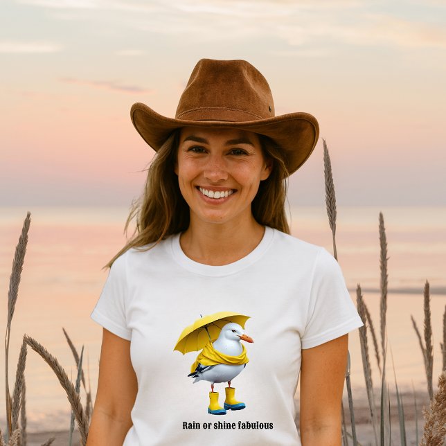 Funny Seagull in Rain Boots - Beach Spaß Tri-Blend Shirt (Von Creator hochgeladen)