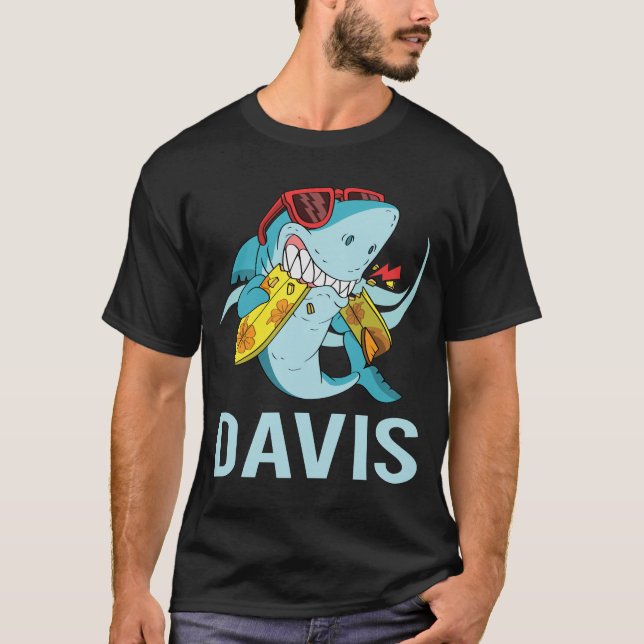 Funny Shark - Davis Name T-Shirt (Vorderseite)