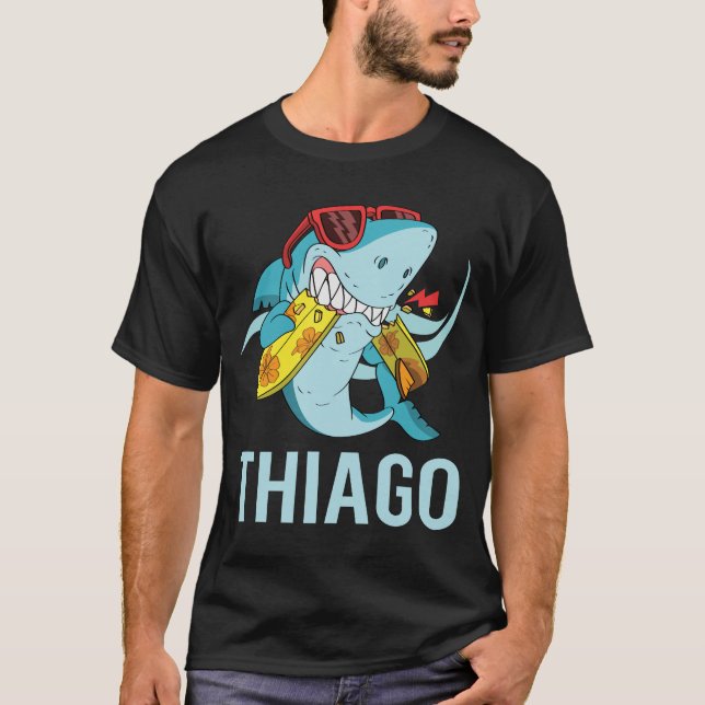 Funny Shark - Name Thiago T-Shirt (Vorderseite)