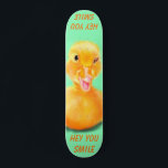 Funny Skateboard Happy Duck Custom Text und Farben<br><div class="desc">Funny Skateboard mit Yellow Duck Playful Wink Happy Lächeln Cartoon Zeichn und Text - oder wählen / Fügen Sie Ihren einzigartigen Text / Schriftart / Farbe - Make Your Special Skateboard Geschenk - Größe ändern und verschieben oder entfernen und hinzufügen / Bild mit Anpassungs-Tool ! - Zeichn und Design von...</div>