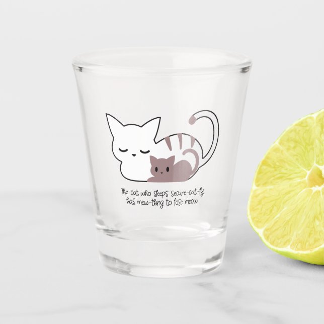 Funny Sleeping Cat Pub und Art II Schnapsglas (Vorderseite)