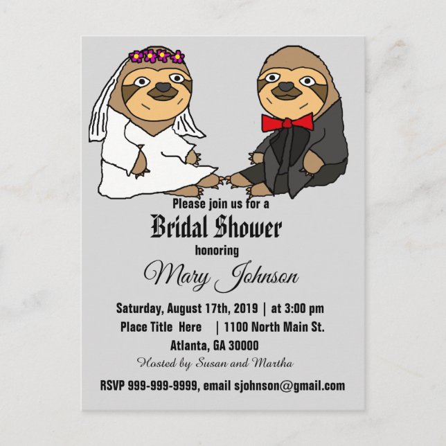 Funny Sloth Wedding Cartoon Einladungspostkarte (Vorderseite)