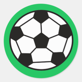 Funny Soccer Ball im grünen Hintergrund Runder Aufkleber
