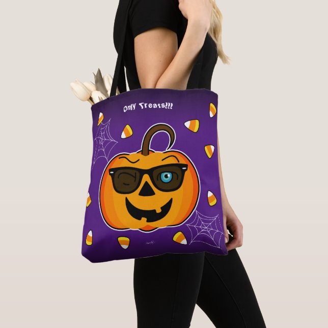 Funny Spooky Pumpkin iconic Wink S Nur Leckereien! Tasche (Von Nahem)