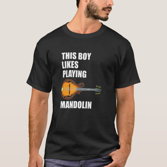Funny Sprichwort Boy Likes Mandolin Musiknotens T-Shirt (Vorderseite)