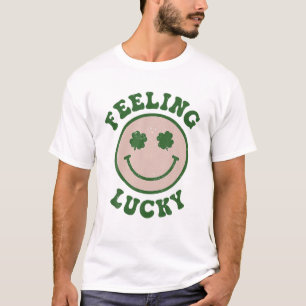 Funny St Patrick Day Gefühl Lucky Smile Face Meme T-Shirt