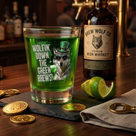 Funny St. Patrick’s Day Wolf Irish Party Favor Schnapsglas