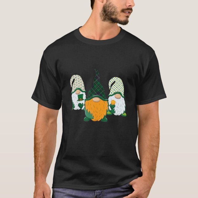 Funny St Patrick's Day Drei Gnome Kleeblatt Grün T-Shirt (Vorderseite)