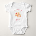 Funny Sufganiyot Jelly Donut Niedlich Hanukkah Baby Strampler<br><div class="desc">Holen Sie sich Ihr kleines Hanukkah mit diesem spielerischen, sufganiyot-artigen Baby-Bodysuit fertig! Mit handgemalten Wasserfarbengelben und der frechen Phrase "Ich glaube nicht, dass du bereit für diesen Gelee bist" ist dieses Design so süß und festlich wie der Urlaub selbst. Der gepunktete Hintergrund und der lebhafte rote Text verleihen dem Kleiderschrank...</div>