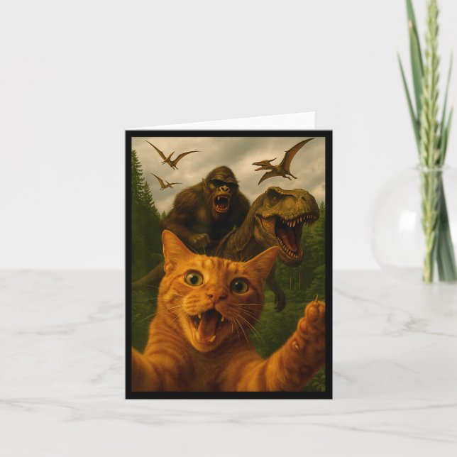 Funny Surprised Ed Cat Selfie With Bigfoot T-rex  Karte (Vorderseite)