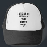 Funny Taxi Fahrer Geschenk Shirt Cab Fahrer Gesche Truckerkappe<br><div class="desc">Funny Taxi Fahrer Geschenk Shirt Führer Führer Geschenk Führer Führer Shirt Führer Führerschein Shirt Geschenk für Taxifahrer Schau Ich werde ein Taxifahrer Job, Karriere, Arbeit, Chef, Taxi, Taxifahrer, Heartbeat, Taxifahrer, Taxifahrer, Taxifahrer, Chauffeur, Taxifahrer, Taxilogo, Verkehr, Beruf, öffentliche Verkehrsmittel</div>