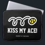 Funny tennis player gifts - Kiss my ace 15 inch Laptopschutzhülle<br><div class="desc">Funny tennis player gifts - Kiss my ace 15 inch laptop sleeve. Personalized computer accessories for men women and kids. Create one for boy,  girl,  son,  dad,  mom,  daughter,  sister,  coach,  trainer,  friends,  team mate etc. Yellow tennis ball drawing with humorous quote. Tennis humor for him or her.</div>