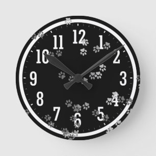 Funny traces of dog feet Wall Clock Runde Wanduhr