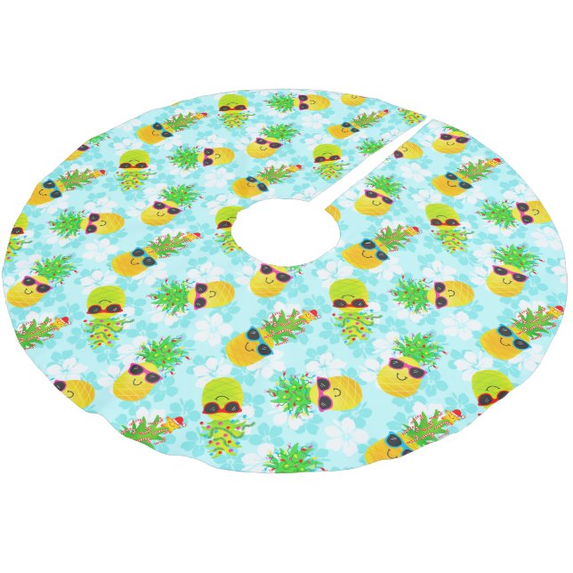 Funny Tropical Christmas Pineapples Polyester Weihnachtsbaumdecke (Schrägansicht)