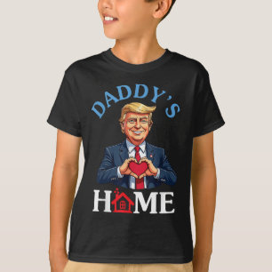 Funny Trump Style Heart Hands Daddys Zuhause Vater T-Shirt