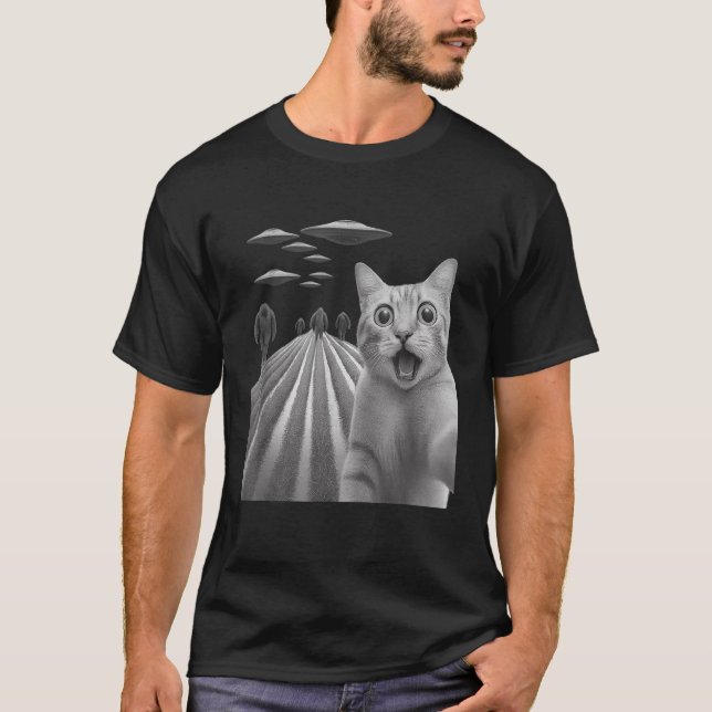 Funny überraschend beängstigend Katze Selfie mit B T-Shirt (Vorderseite)